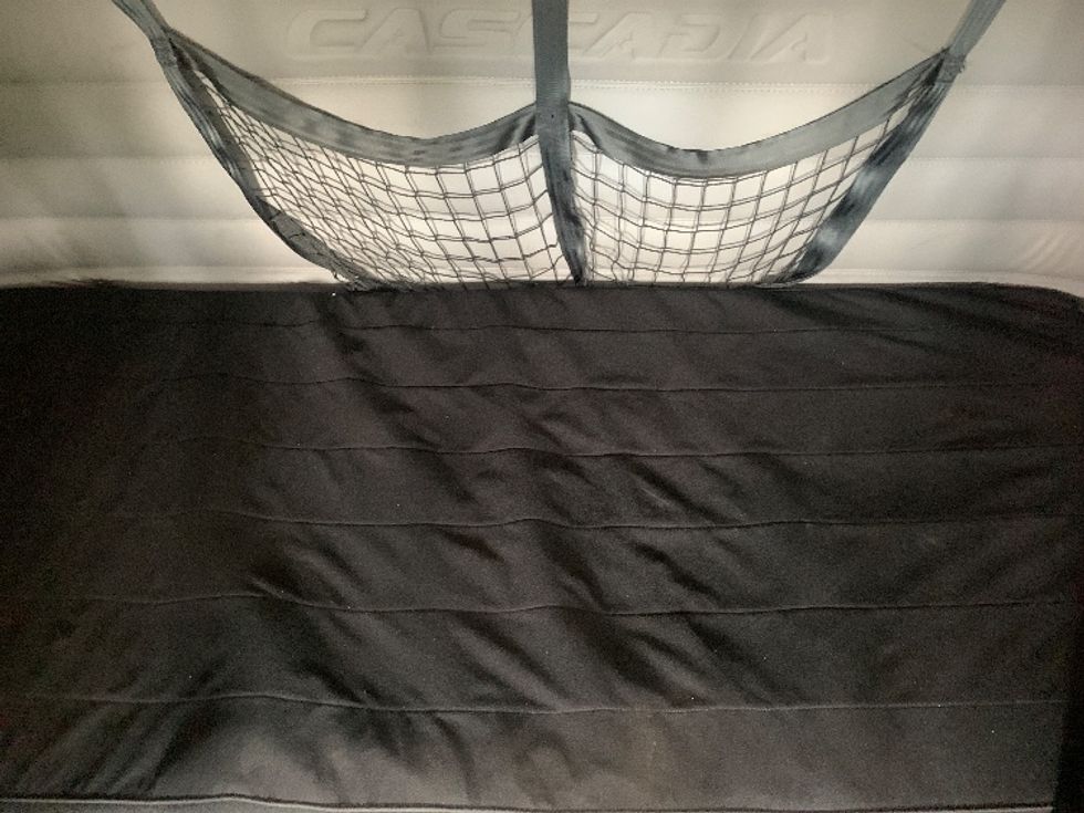 Sleeper Tractor-Heavy Duty Tractors-Freightliner-2020-T12664ST-Charlotte-NC-440,190\n\t\tmiles-$ 68,250 - Image 17