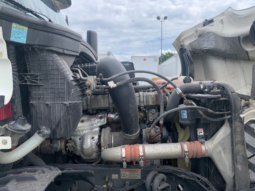 Sleeper Tractor-Heavy Duty Tractors-Freightliner-2020-T12664ST-Charlotte-NC-440,190\n\t\tmiles-$ 68,250 - Image 20