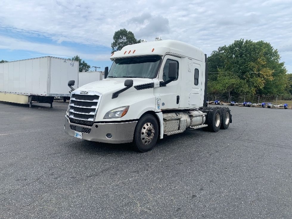 Sleeper Tractor-Heavy Duty Tractors-Freightliner-2020-T12664ST-Charlotte-NC-440,190\n\t\tmiles-$ 68,250 - Image 3
