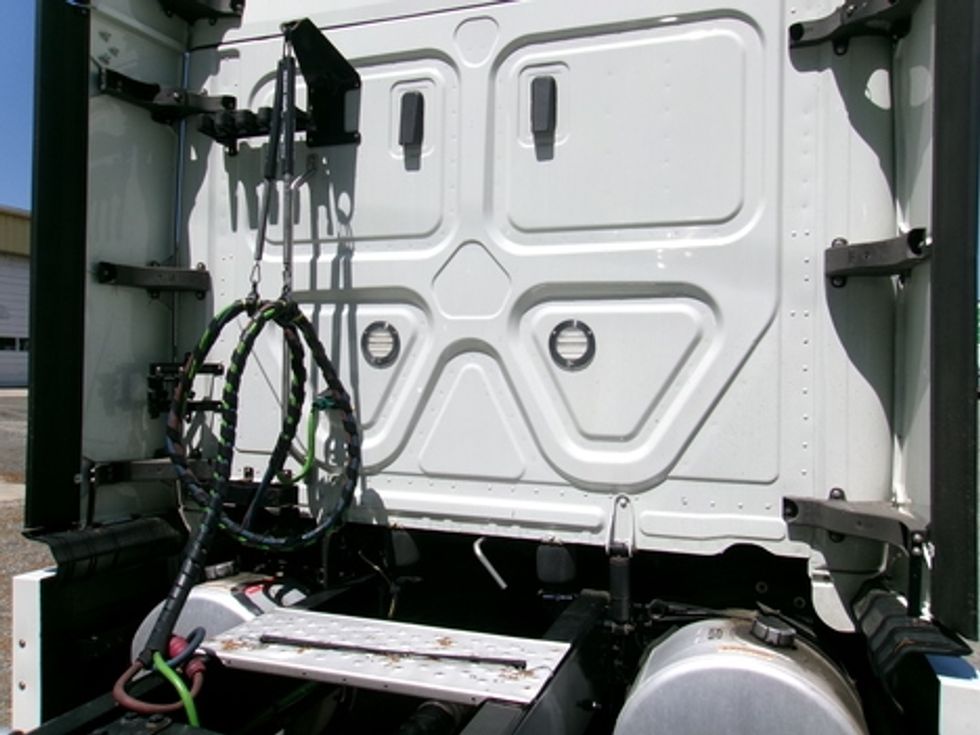 Sleeper Tractor-Heavy Duty Tractors-Freightliner-2020-T12664ST-Charlotte-NC-521,750\n\t\tmiles-$ 59,250 - Image 14