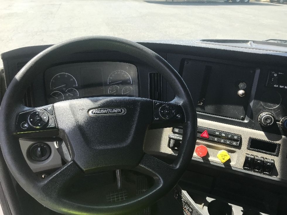 Sleeper Tractor-Heavy Duty Tractors-Freightliner-2020-T12664ST-Charlotte-NC-533,330\n\t\tmiles-$ 50,250 - Image 11