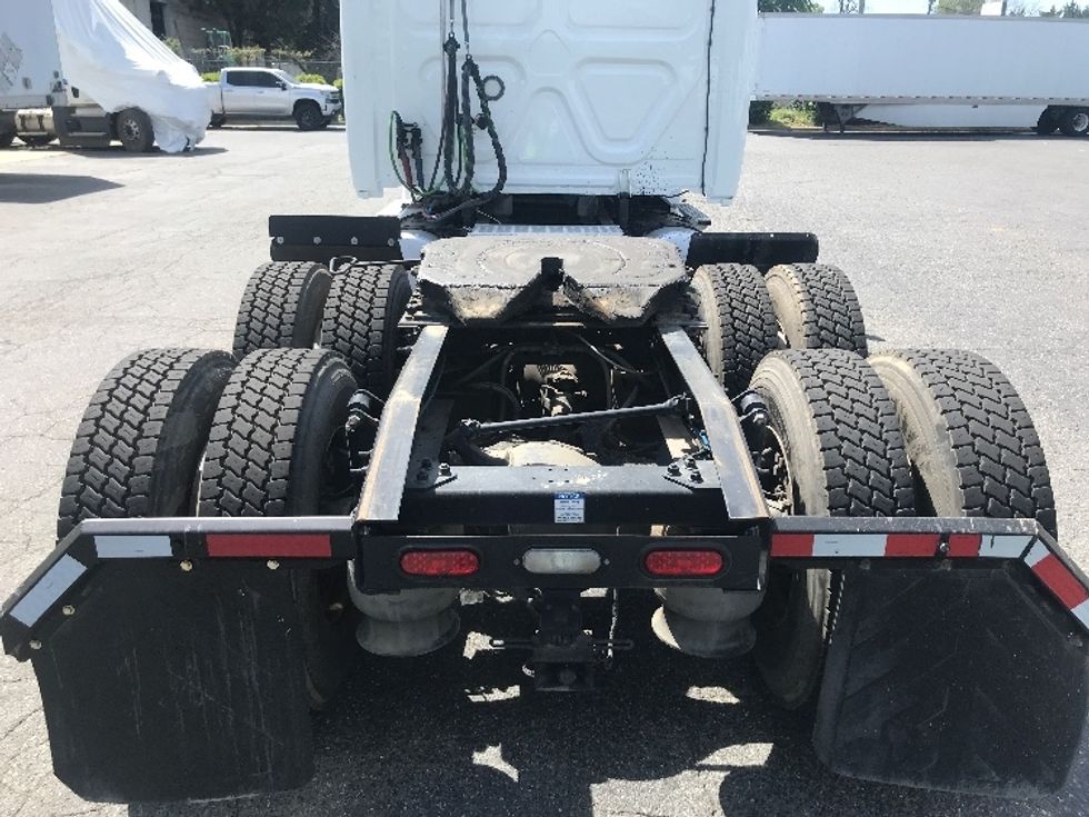 Sleeper Tractor-Heavy Duty Tractors-Freightliner-2020-T12664ST-Charlotte-NC-533,330\n\t\tmiles-$ 50,250 - Image 6