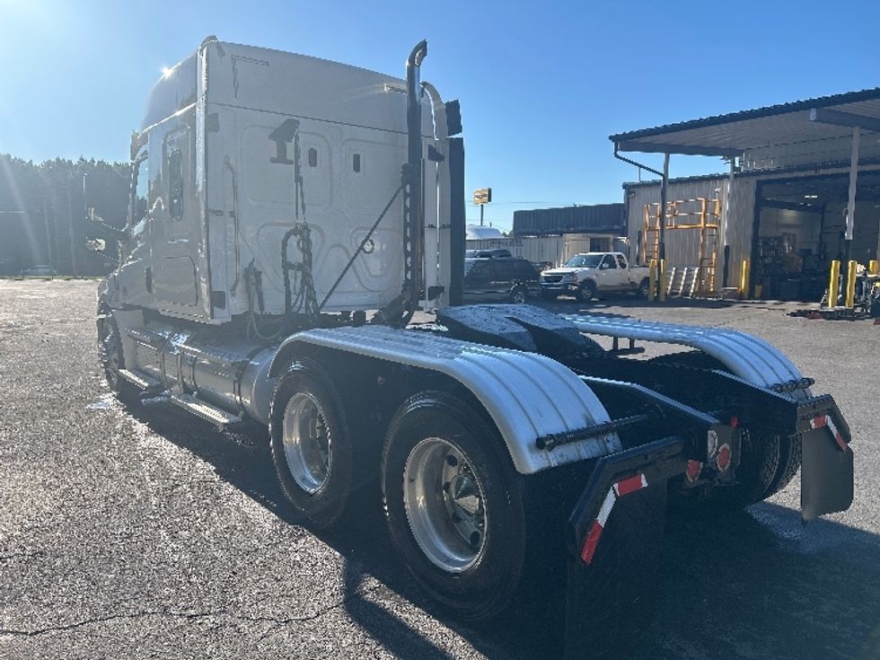 Sleeper Tractor-Heavy Duty Tractors-Freightliner-2020-T12664ST-Chattanooga-TN-318,306\n\t\tmiles-$ 76,500 - Image 5
