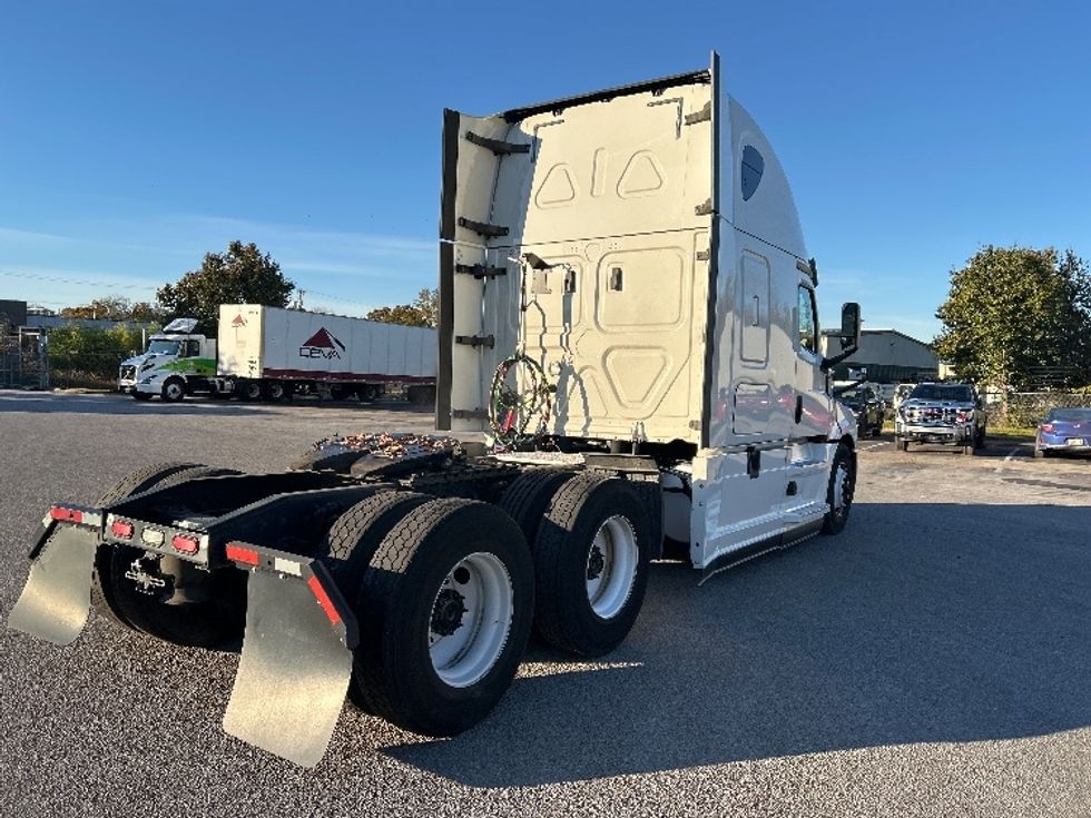 Sleeper Tractor-Heavy Duty Tractors-Freightliner-2020-T12664ST-Chattanooga-TN-359,258\n\t\tmiles-$ 71,750 - Image 7