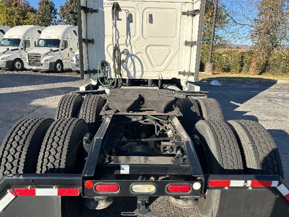 Sleeper Tractor-Heavy Duty Tractors-Freightliner-2020-T12664ST-Chattanooga-TN-405,976\n\t\tmiles-$ 68,250 - Image 6