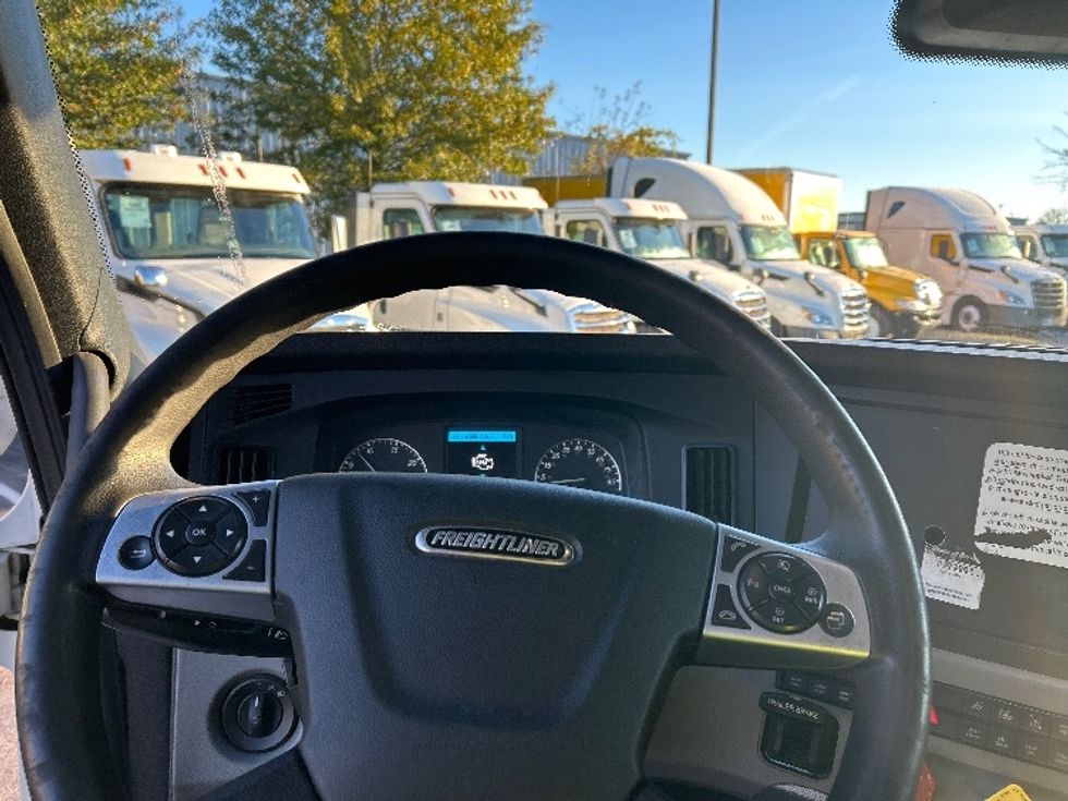 Sleeper Tractor-Heavy Duty Tractors-Freightliner-2020-T12664ST-Chattanooga-TN-465,498\n\t\tmiles-$ 65,250 - Image 11