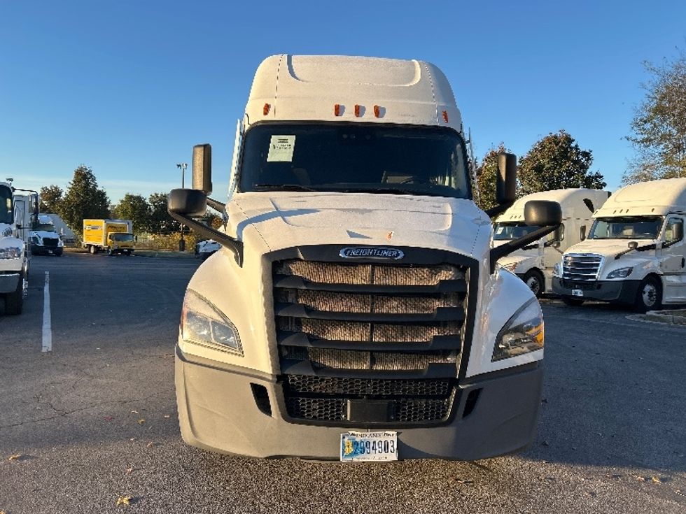 Sleeper Tractor-Heavy Duty Tractors-Freightliner-2020-T12664ST-Chattanooga-TN-465,498\n\t\tmiles-$ 65,250 - Image 2
