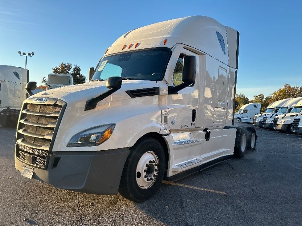Sleeper Tractor-Heavy Duty Tractors-Freightliner-2020-T12664ST-Chattanooga-TN-465,498\n\t\tmiles-$ 65,250 - Image 3