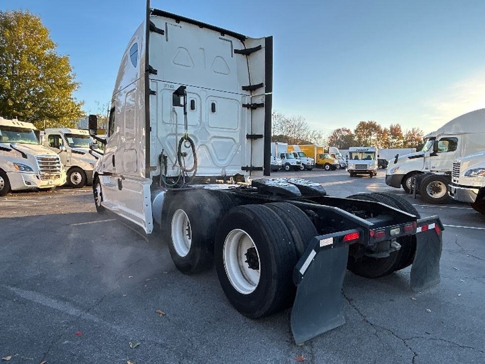 Sleeper Tractor-Heavy Duty Tractors-Freightliner-2020-T12664ST-Chattanooga-TN-465,498\n\t\tmiles-$ 65,250 - Image 5
