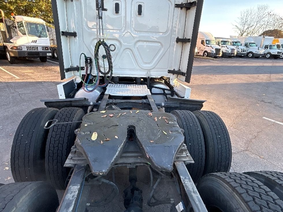 Sleeper Tractor-Heavy Duty Tractors-Freightliner-2020-T12664ST-Chattanooga-TN-465,498\n\t\tmiles-$ 65,250 - Image 6
