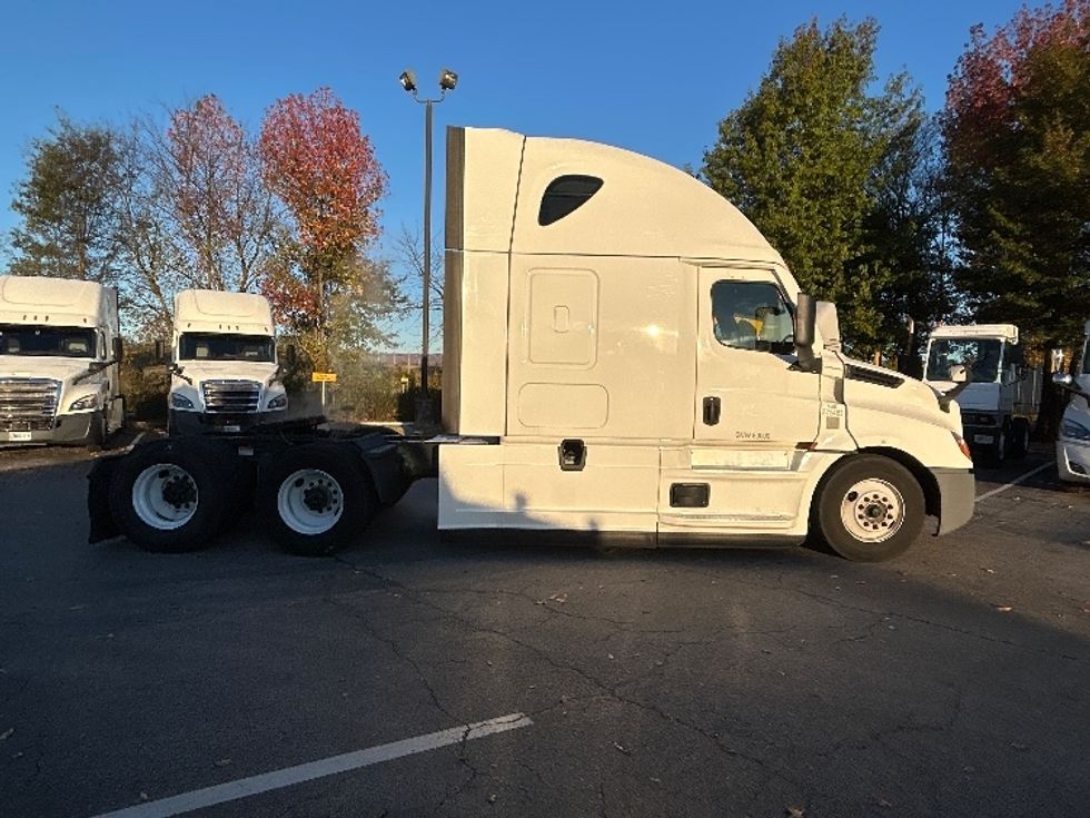 Sleeper Tractor-Heavy Duty Tractors-Freightliner-2020-T12664ST-Chattanooga-TN-465,498\n\t\tmiles-$ 65,250 - Image 8