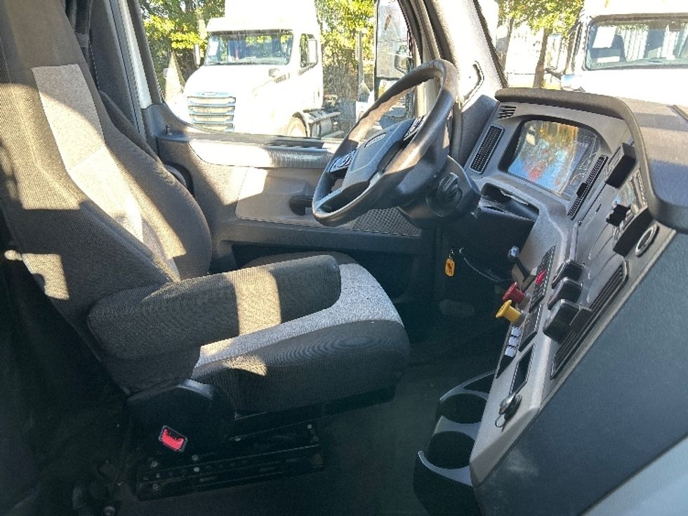 Sleeper Tractor-Heavy Duty Tractors-Freightliner-2020-T12664ST-Chattanooga-TN-480,659\n\t\tmiles-$ 64,500 - Image 15