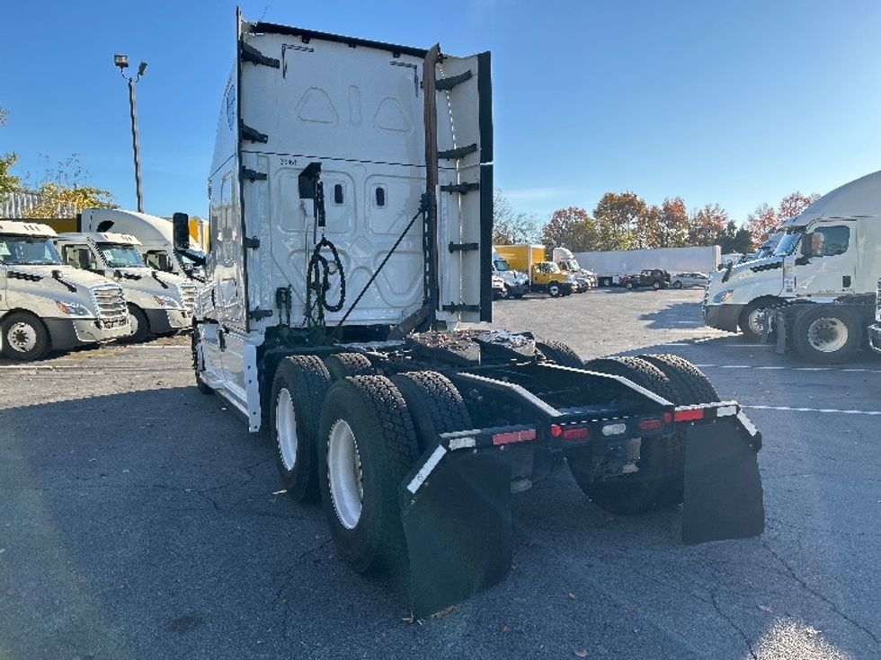Sleeper Tractor-Heavy Duty Tractors-Freightliner-2020-T12664ST-Chattanooga-TN-480,659\n\t\tmiles-$ 64,500 - Image 5
