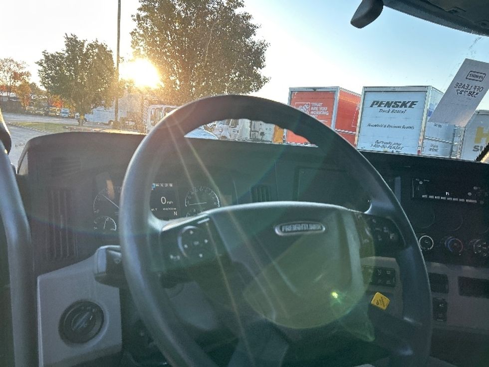 Sleeper Tractor-Heavy Duty Tractors-Freightliner-2020-T12664ST-Chattanooga-TN-498,905\n\t\tmiles-$ 64,750 - Image 11