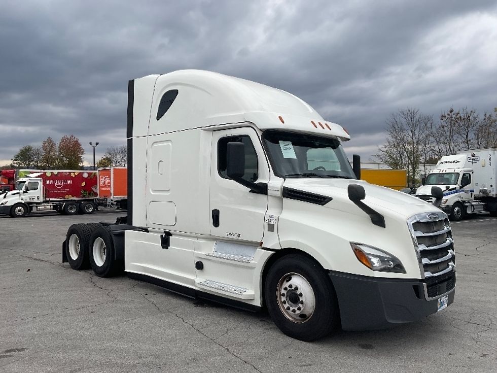 Sleeper Tractor-Heavy Duty Tractors-Freightliner-2020-T12664ST-Chattanooga-TN-498,905\n\t\tmiles-$ 64,750 - Image 3