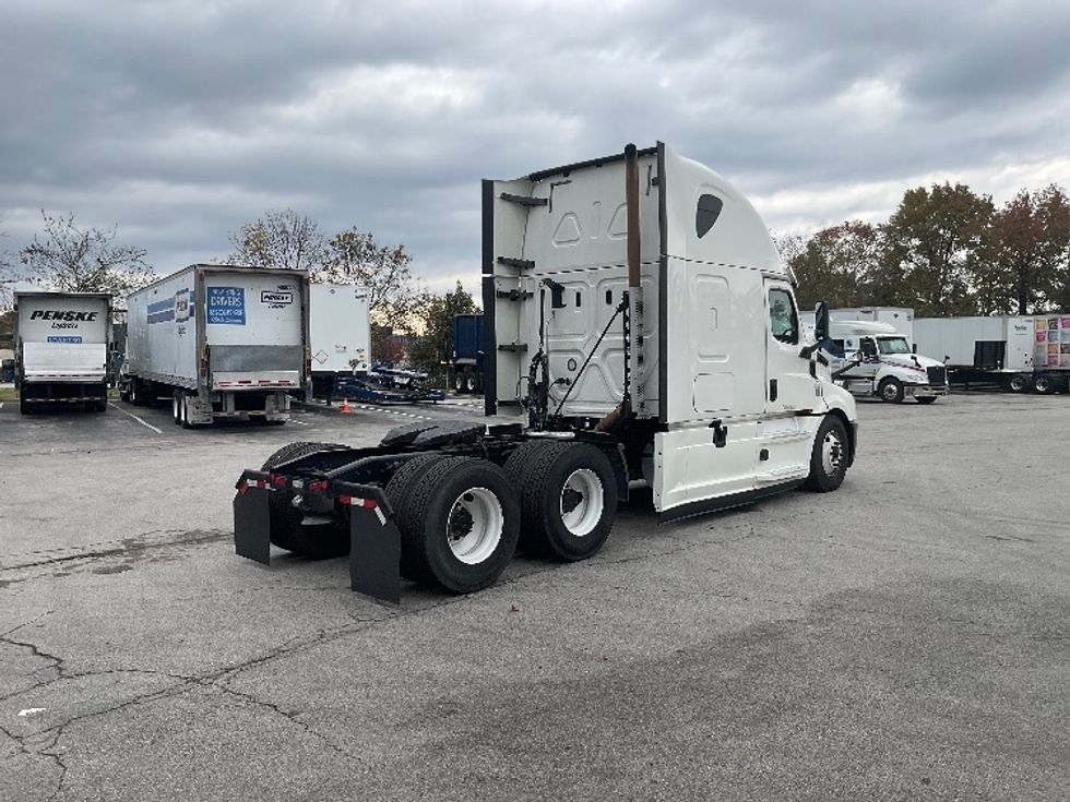 Sleeper Tractor-Heavy Duty Tractors-Freightliner-2020-T12664ST-Chattanooga-TN-498,905\n\t\tmiles-$ 64,750 - Image 5