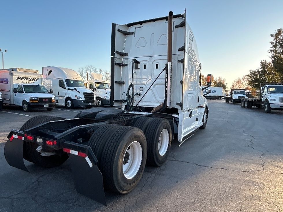 Sleeper Tractor-Heavy Duty Tractors-Freightliner-2020-T12664ST-Chattanooga-TN-498,905\n\t\tmiles-$ 64,750 - Image 7