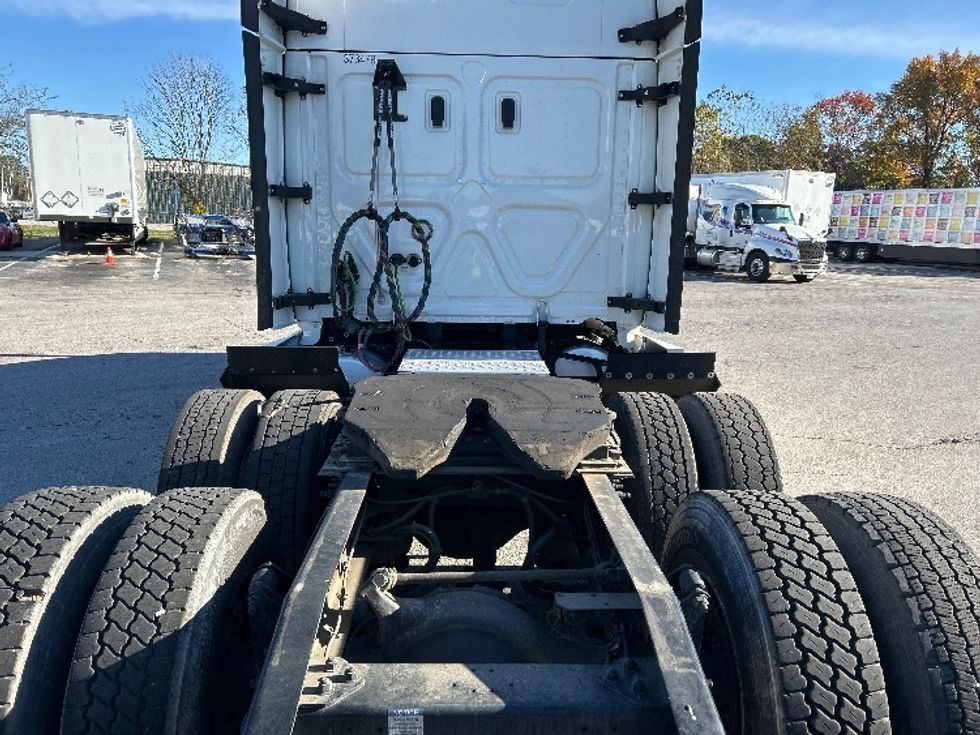 Sleeper Tractor-Heavy Duty Tractors-Freightliner-2020-T12664ST-Chattanooga-TN-563,398\n\t\tmiles-$ 57,250 - Image 6