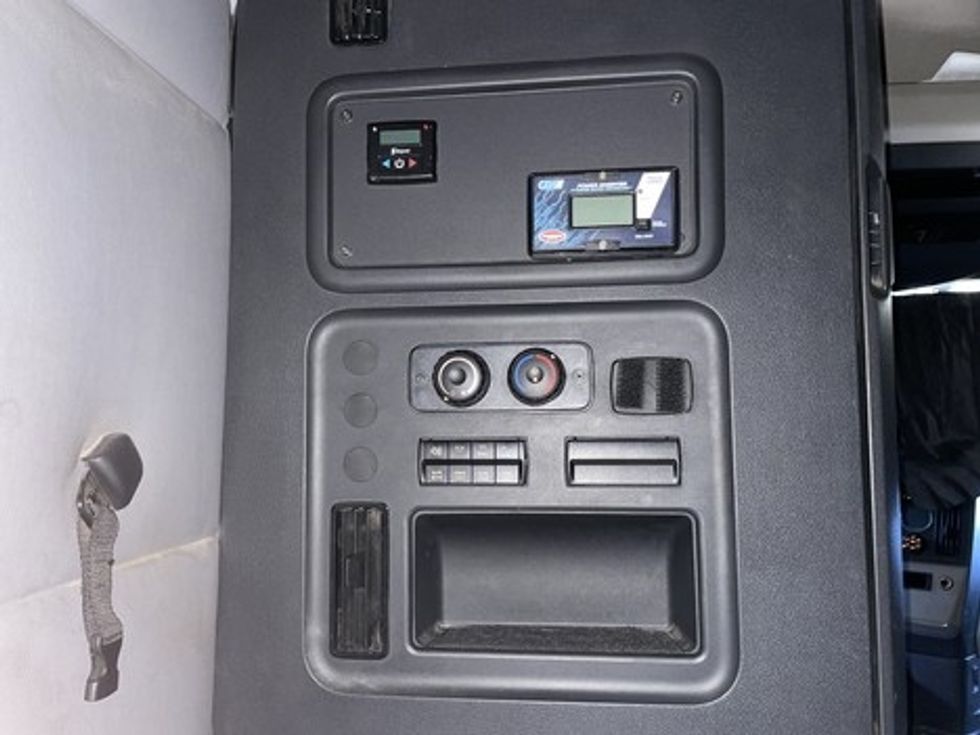 Sleeper Tractor-Heavy Duty Tractors-Freightliner-2020-T12664ST-Chester-VA-591,348\n\t\tmiles-$ 50,000 - Image 18