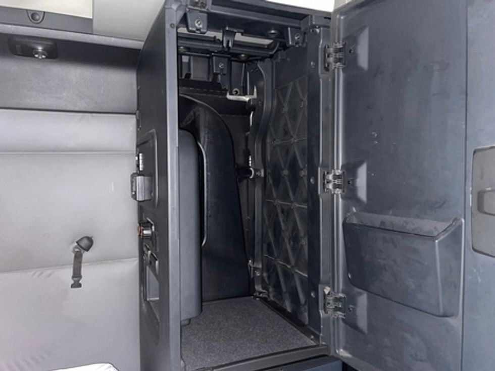 Sleeper Tractor-Heavy Duty Tractors-Freightliner-2020-T12664ST-Chester-VA-591,348\n\t\tmiles-$ 50,000 - Image 20