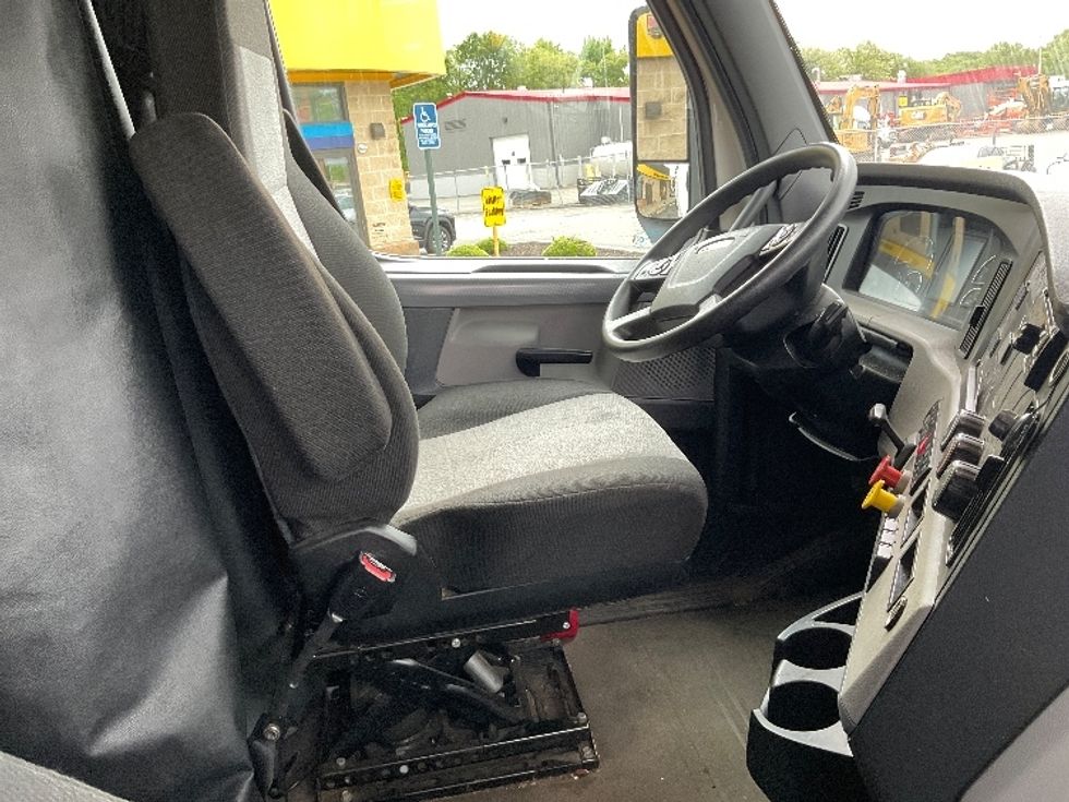 Sleeper Tractor-Heavy Duty Tractors-Freightliner-2020-T12664ST-Chicopee-MA-449,262\n\t\tmiles-$ 65,500 - Image 15