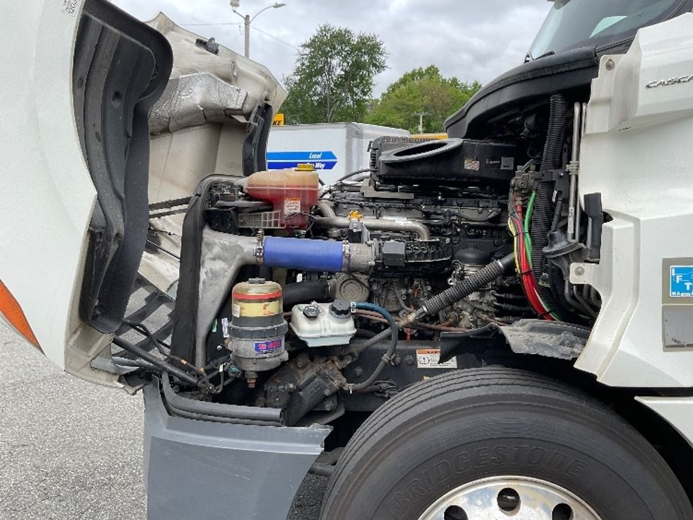 Sleeper Tractor-Heavy Duty Tractors-Freightliner-2020-T12664ST-Chicopee-MA-449,262\n\t\tmiles-$ 65,500 - Image 21