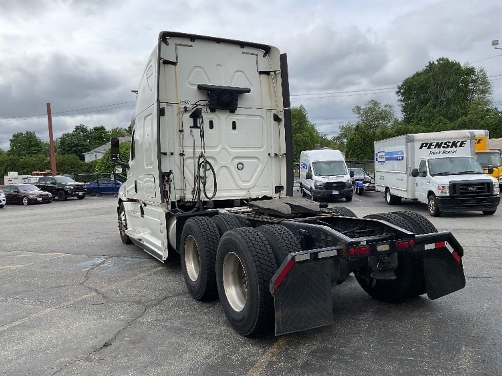 Sleeper Tractor-Heavy Duty Tractors-Freightliner-2020-T12664ST-Chicopee-MA-449,262\n\t\tmiles-$ 65,500 - Image 5