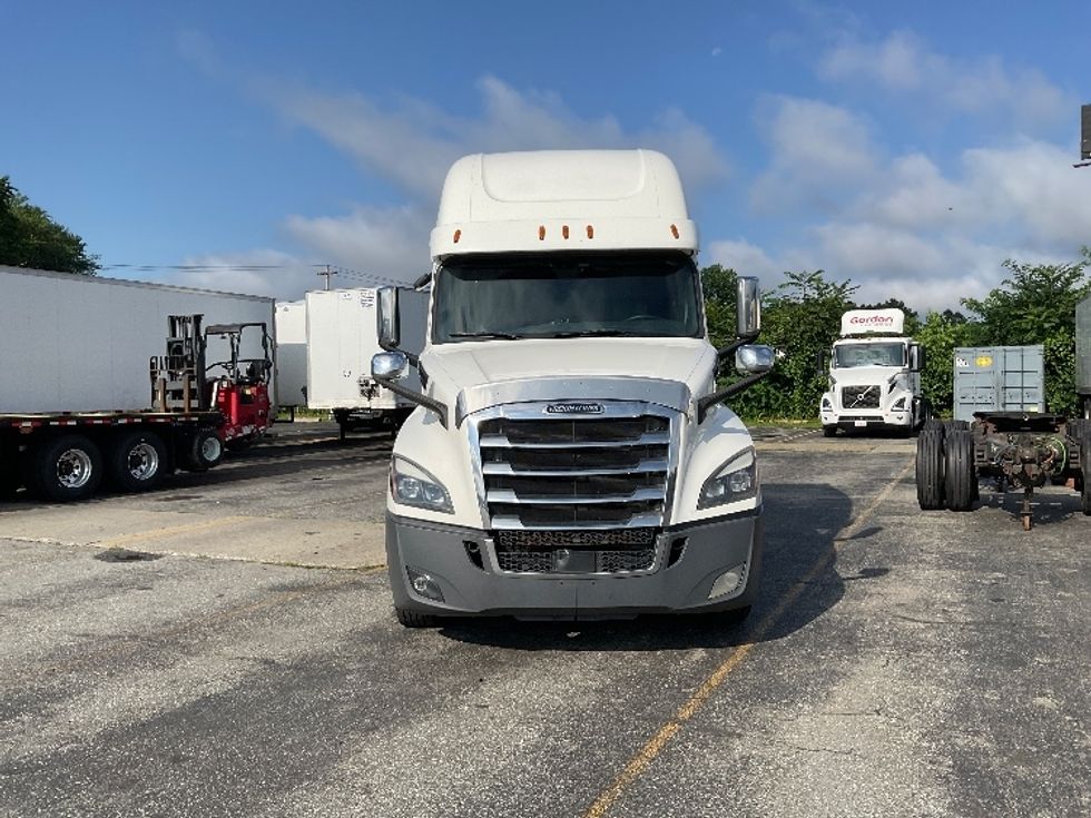 Sleeper Tractor-Heavy Duty Tractors-Freightliner-2020-T12664ST-Chicopee-MA-492,491\n\t\tmiles-$ 62,750 - Image 2
