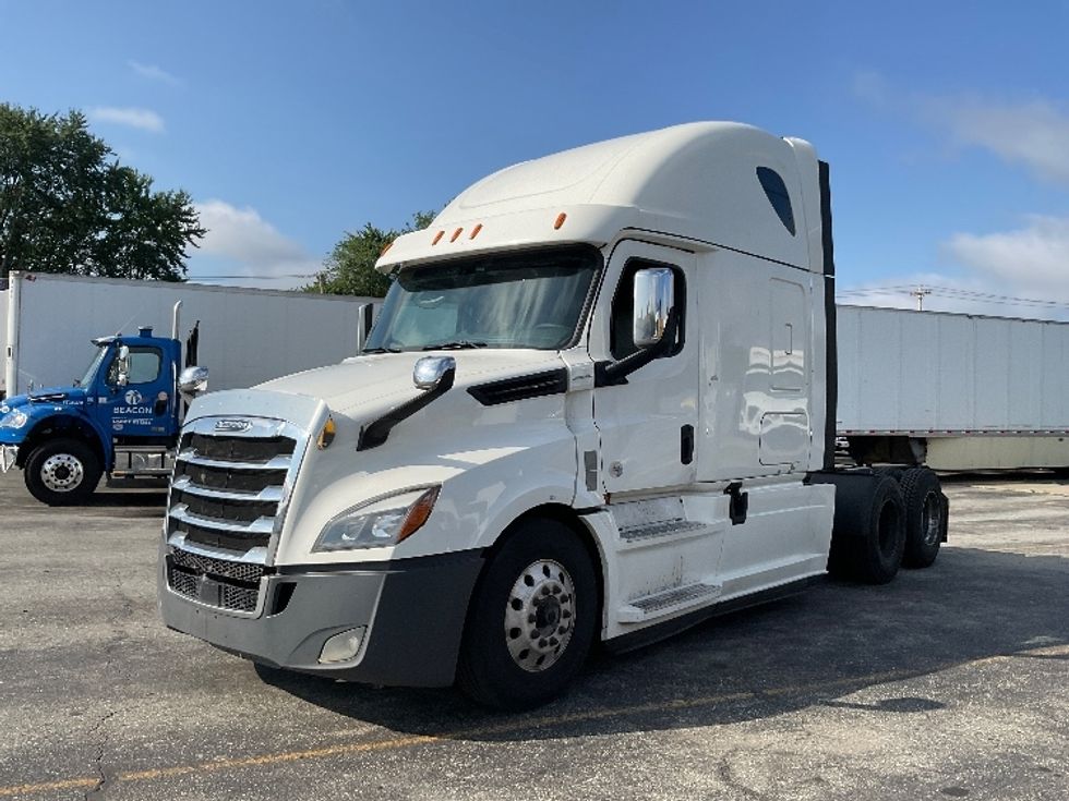 Sleeper Tractor-Heavy Duty Tractors-Freightliner-2020-T12664ST-Chicopee-MA-492,491\n\t\tmiles-$ 62,750 - Image 3