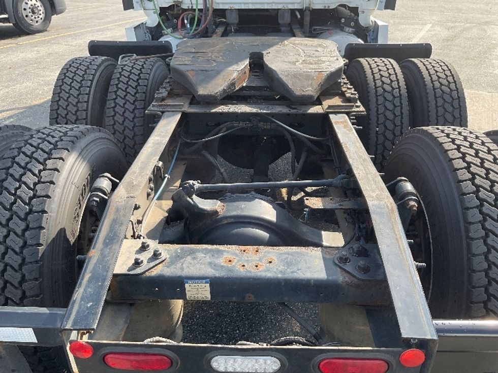 Sleeper Tractor-Heavy Duty Tractors-Freightliner-2020-T12664ST-Chicopee-MA-492,491\n\t\tmiles-$ 62,750 - Image 6