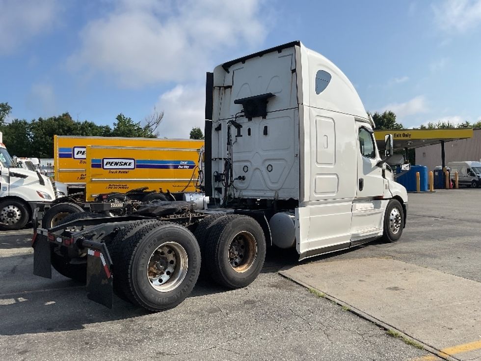 Sleeper Tractor-Heavy Duty Tractors-Freightliner-2020-T12664ST-Chicopee-MA-492,491\n\t\tmiles-$ 62,750 - Image 7