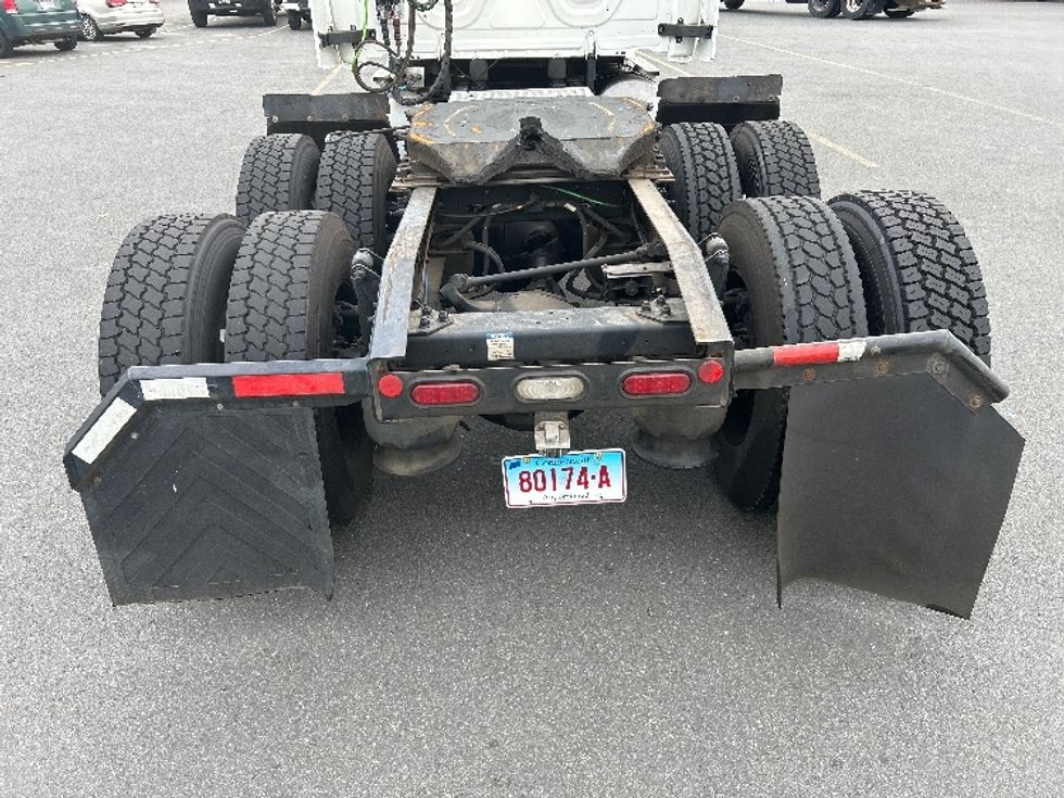 Sleeper Tractor-Heavy Duty Tractors-Freightliner-2020-T12664ST-Chicopee-MA-672,385\n\t\tmiles-$ 45,500 - Image 4