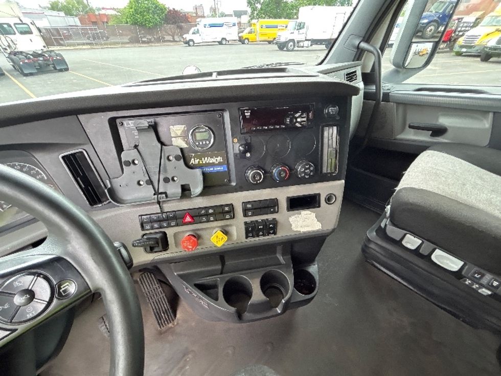 Sleeper Tractor-Heavy Duty Tractors-Freightliner-2020-T12664ST-Chicopee-MA-672,385\n\t\tmiles-$ 45,500 - Image 9