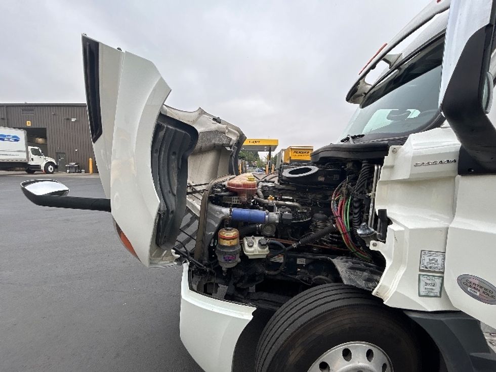 Sleeper Tractor-Heavy Duty Tractors-Freightliner-2020-T12664ST-Clackamas-OR-454,192\n\t\tmiles-$ 71,750 - Image 21