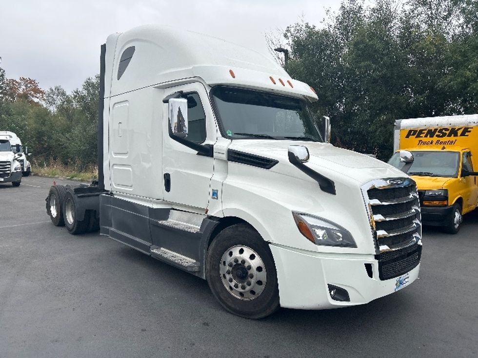 Sleeper Tractor-Heavy Duty Tractors-Freightliner-2020-T12664ST-Clackamas-OR-454,192\n\t\tmiles-$ 71,750 - Image 3
