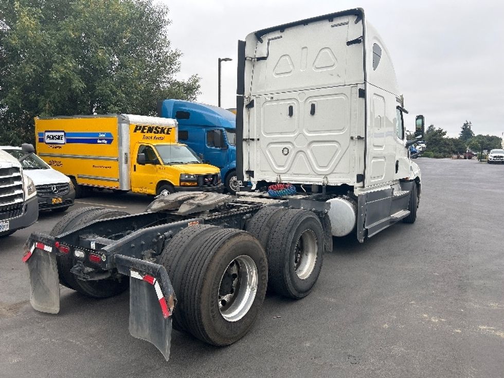 Sleeper Tractor-Heavy Duty Tractors-Freightliner-2020-T12664ST-Clackamas-OR-454,192\n\t\tmiles-$ 71,750 - Image 7
