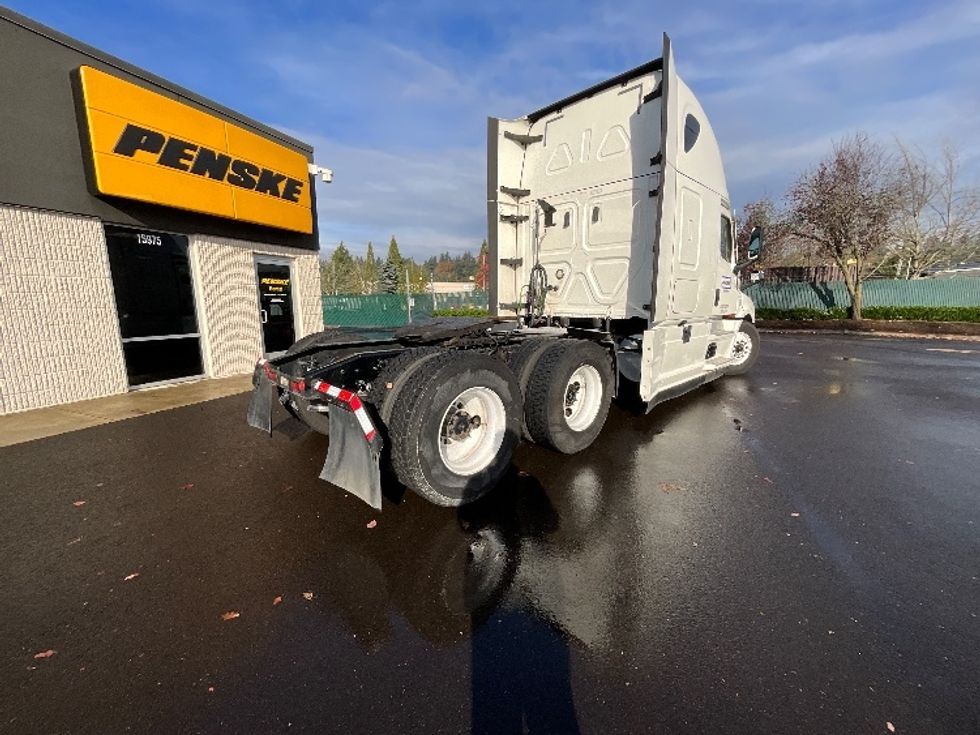 Sleeper Tractor-Heavy Duty Tractors-Freightliner-2020-T12664ST-Clackamas-OR-472,414\n\t\tmiles-$ 70,250 - Image 7