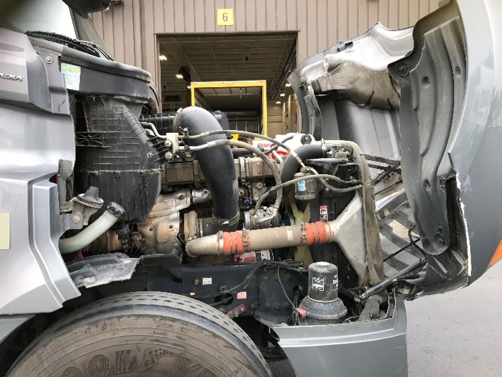 Sleeper Tractor-Heavy Duty Tractors-Freightliner-2020-T12664ST-Clackamas-OR-567,994\n\t\tmiles-$ 61,000 - Image 20
