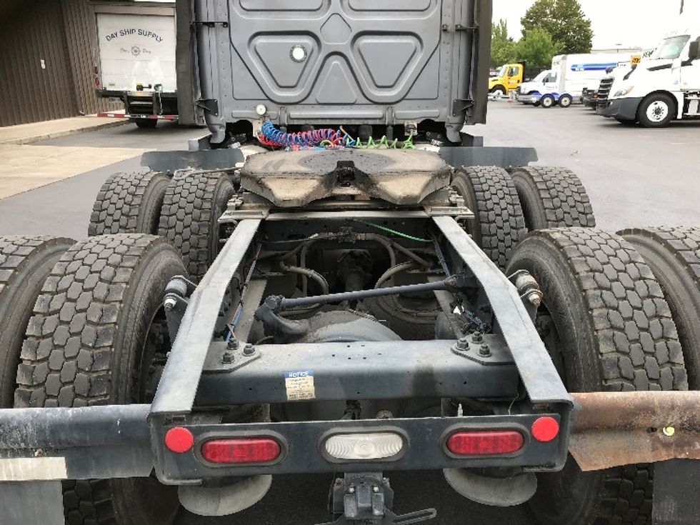 Sleeper Tractor-Heavy Duty Tractors-Freightliner-2020-T12664ST-Clackamas-OR-567,994\n\t\tmiles-$ 61,000 - Image 6