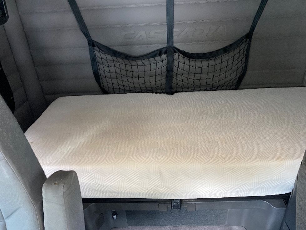 Sleeper Tractor-Heavy Duty Tractors-Freightliner-2020-T12664ST-Cleveland-TN-502,368\n\t\tmiles-$ 68,500 - Image 16