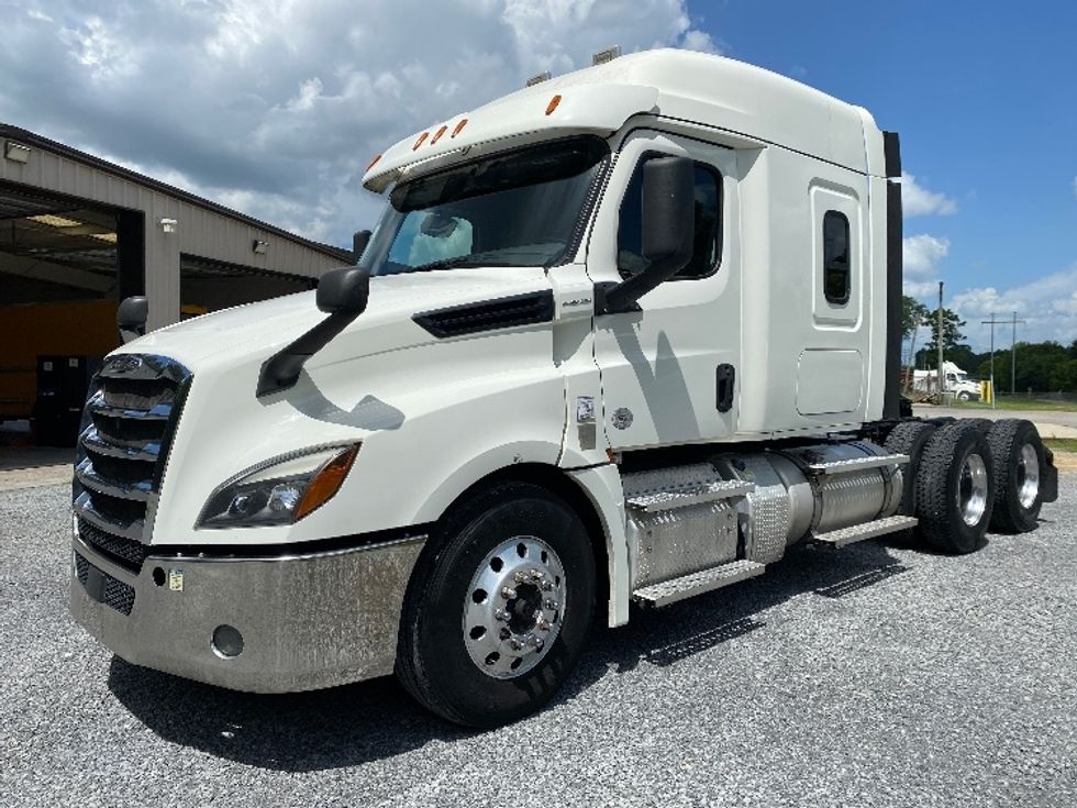 Sleeper Tractor-Heavy Duty Tractors-Freightliner-2020-T12664ST-Cleveland-TN-502,368\n\t\tmiles-$ 68,500 - Image 3