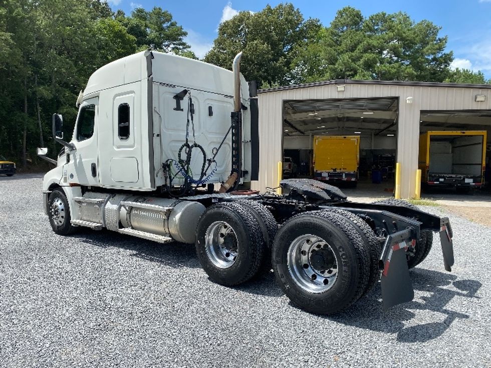 Sleeper Tractor-Heavy Duty Tractors-Freightliner-2020-T12664ST-Cleveland-TN-502,368\n\t\tmiles-$ 68,500 - Image 5