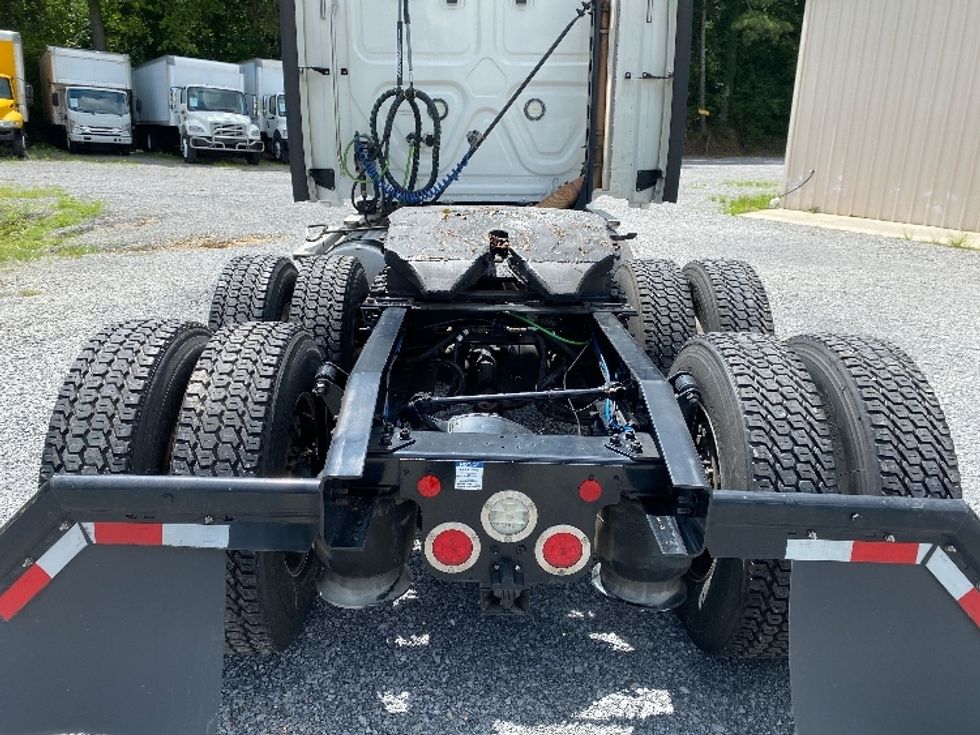 Sleeper Tractor-Heavy Duty Tractors-Freightliner-2020-T12664ST-Cleveland-TN-502,368\n\t\tmiles-$ 68,500 - Image 6
