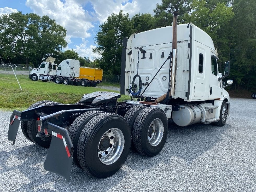 Sleeper Tractor-Heavy Duty Tractors-Freightliner-2020-T12664ST-Cleveland-TN-502,368\n\t\tmiles-$ 68,500 - Image 7