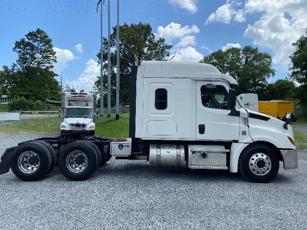 Sleeper Tractor-Heavy Duty Tractors-Freightliner-2020-T12664ST-Cleveland-TN-502,368\n\t\tmiles-$ 68,500 - Image 8