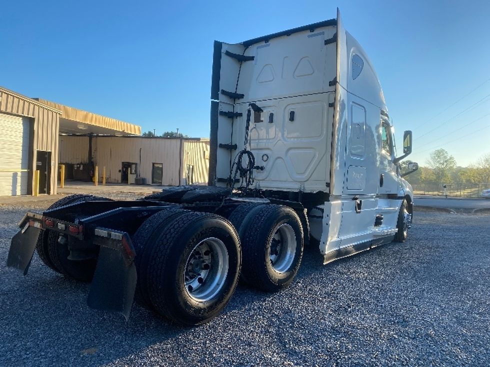 Sleeper Tractor-Heavy Duty Tractors-Freightliner-2020-T12664ST-Cleveland-TN-541,320\n\t\tmiles-$ 68,000 - Image 7