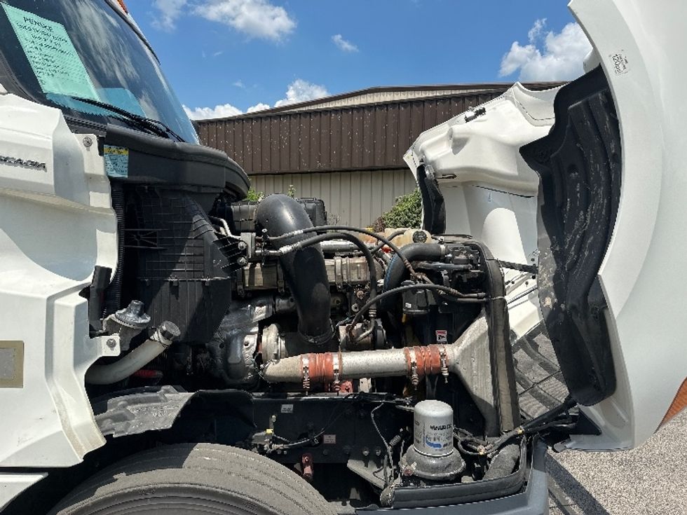 Sleeper Tractor-Heavy Duty Tractors-Freightliner-2020-T12664ST-Cleveland-TN-566,854\n\t\tmiles-$ 59,500 - Image 20