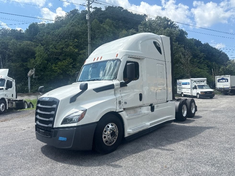 Sleeper Tractor-Heavy Duty Tractors-Freightliner-2020-T12664ST-Cleveland-TN-579,237\n\t\tmiles-$ 58,500 - Image 3