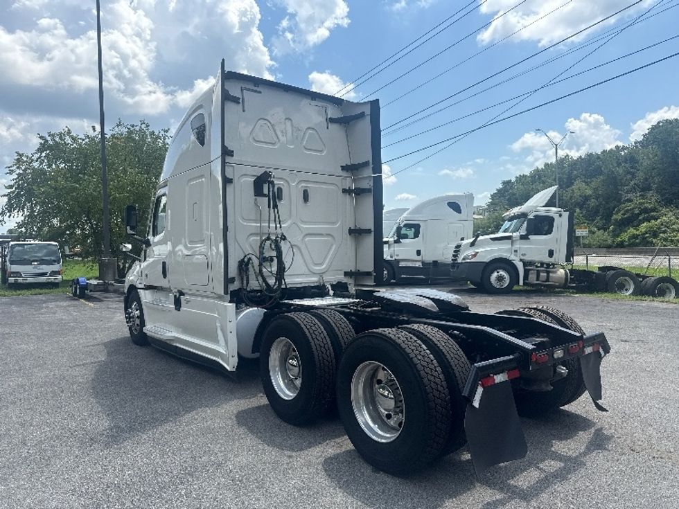 Sleeper Tractor-Heavy Duty Tractors-Freightliner-2020-T12664ST-Cleveland-TN-579,237\n\t\tmiles-$ 58,500 - Image 5