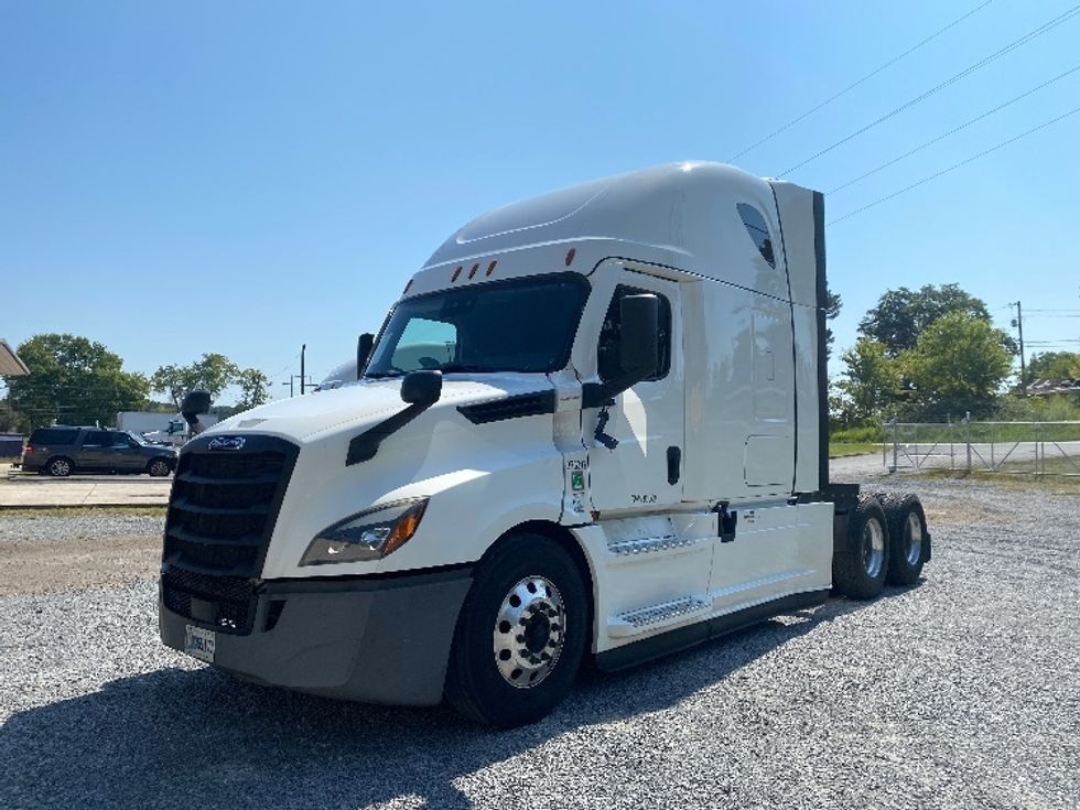 Sleeper Tractor-Heavy Duty Tractors-Freightliner-2020-T12664ST-Cleveland-TN-598,495\n\t\tmiles-$ 63,000 - Image 3